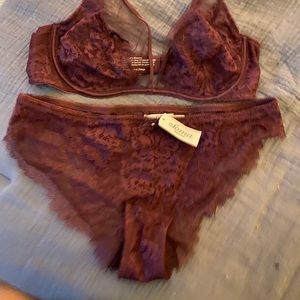 SOMA bra and panties beautiful lace